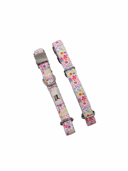 Floral dog collar Blossom Dreams flat lay with metal buckle